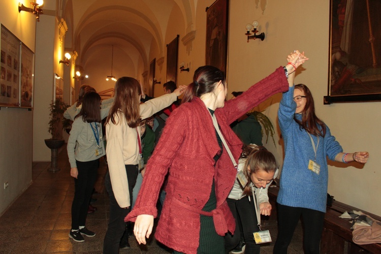 Rekolekcje sylwestrowe dla młodzieży w Henrykowie (dzień 1)