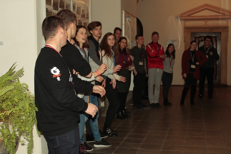 Rekolekcje sylwestrowe dla młodzieży w Henrykowie (dzień 1)