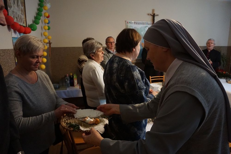 Świąteczne spotkanie biskupa Deca z rodzinami osób pracujących na misjach