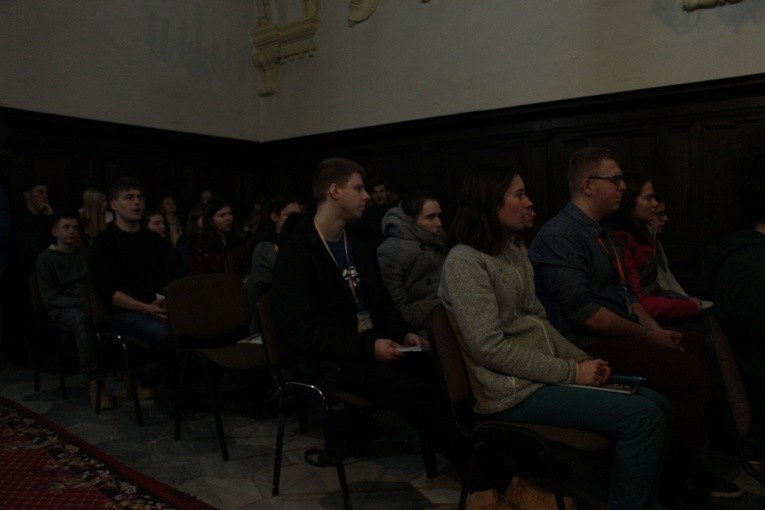 Rekolekcje sylwestrowe dla młodzieży w Henrykowie (dzień 2)