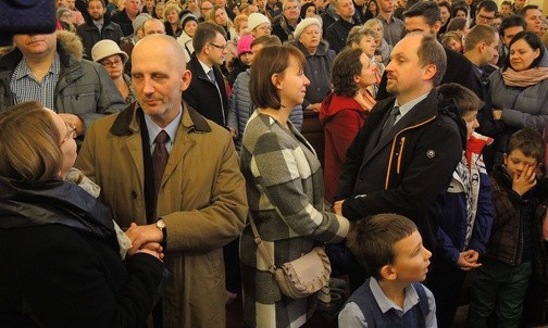 W Hałcnowie żony i mężowie odnowili swoje przyrzeczenia małżeńskie