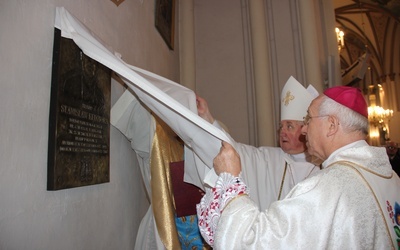 W Pszczonowie o pochodzącym z parafii biskupie przypominać będzie tablica pamiątkowa