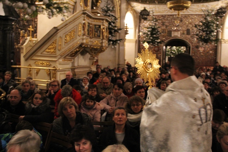 Czuwanie wiernych z Białej Rawskiej na Jasnej Górze