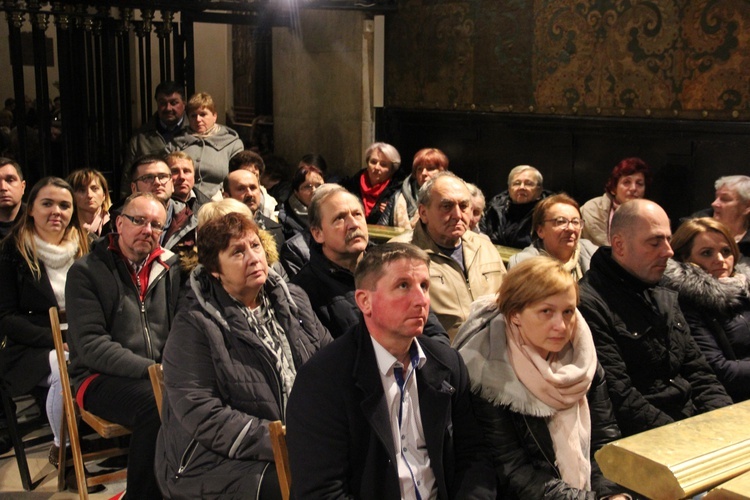 Czuwanie wiernych z Białej Rawskiej na Jasnej Górze