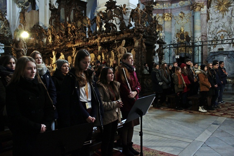 Rekolekcje sylwestrowe dla młodzieży w Henrykowie (dzień 3)