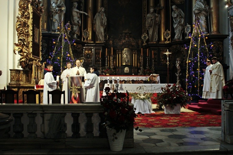 Rekolekcje sylwestrowe dla młodzieży w Henrykowie (dzień 3)