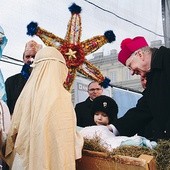 Pod Wawelem tradycją jest już, że Dzieciątku – oprócz Mędrców – kłania się też metropolita krakowski.