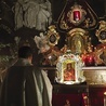 ▲	Został on koronowany przez św. Jana Pawła II w 1997 roku.