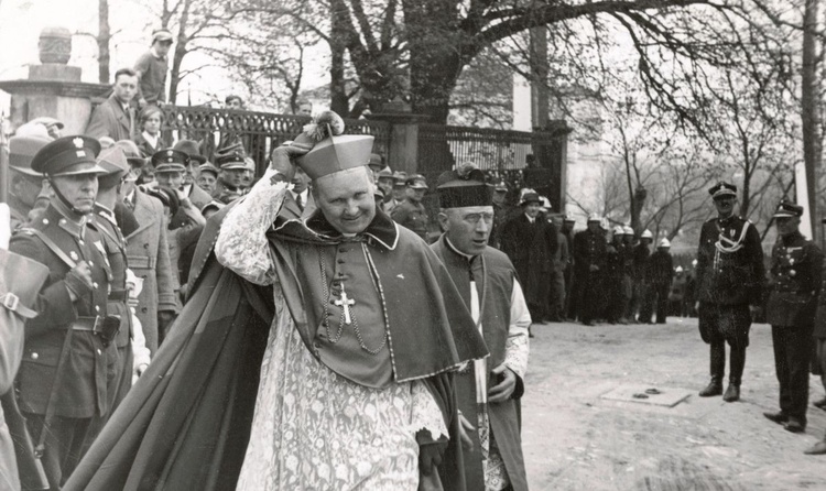 Bp Jan Kanty Lorek - zdjęcia archiwalne 