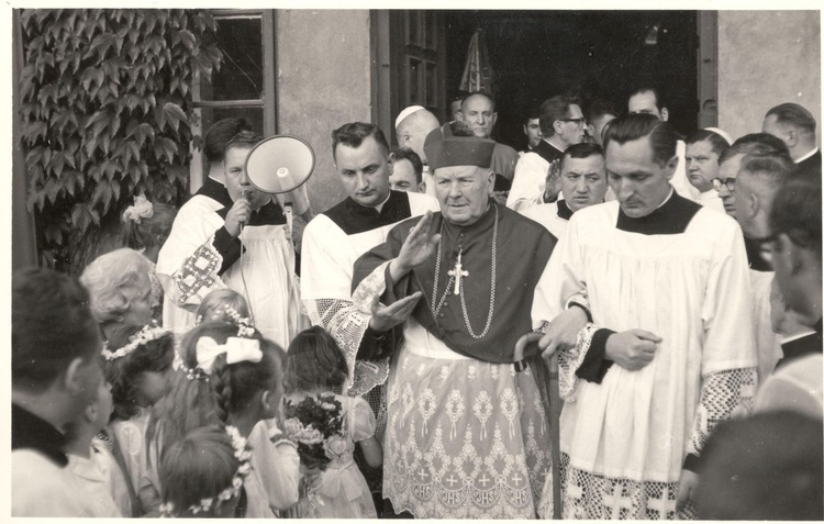 Bp Jan Kanty Lorek - zdjęcia archiwalne 