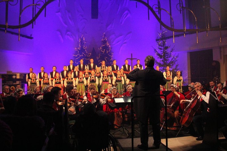 Charytatywny koncert "Mazowsza" w parafii Matki Bożej Królowej Polski w Lublinie