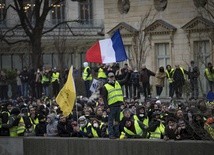 Rzecznik francuskiego rządu ewakuowany z biura, gdzie wdarły się "żółte kamizelki"