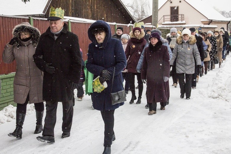 Orszak w Nowej Dębie