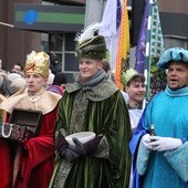 Barwny i głośny korowód z Trzema Królami na przedzie przeszedł ulicami Gdyni