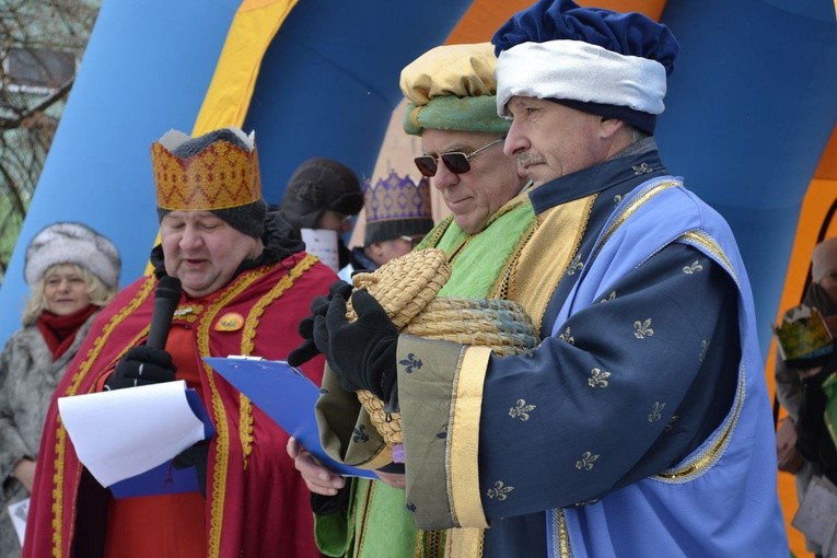 Pod znakiem zielono-czerwono-niebieskim