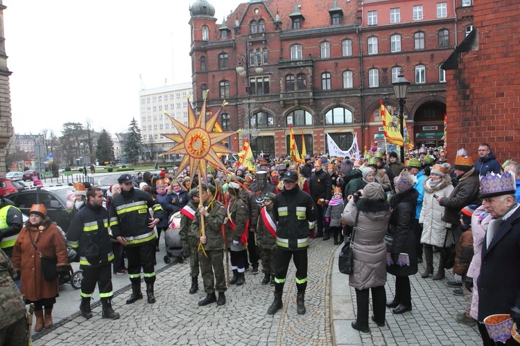 Orszak, książę oraz niedziela