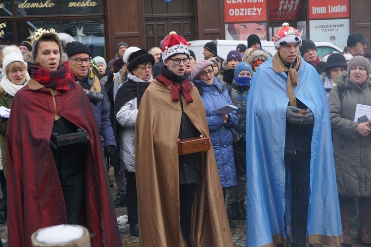 Kłodzko. Szli ze śpiewem na ustach