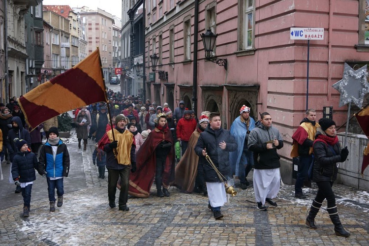 Kłodzko. Szli ze śpiewem na ustach