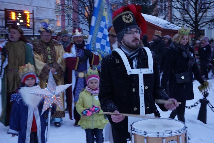 Lądek Zdrój. Obok Jezusa zasiadł burmistrz, radny i animator kultury