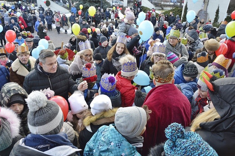 Radosny orszak połączył starszych i młodszych pokoleń płońszczan