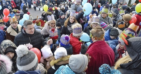 Radosny orszak połączył starszych i młodszych pokoleń płońszczan