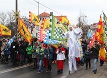 Z aniołami na szczudłach