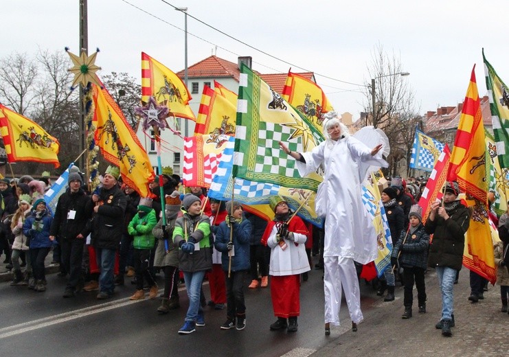 Z aniołami na szczudłach