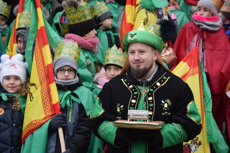 Dzierżoniów. Naprawdę przynieśli złoto, kadzidło i mirrę