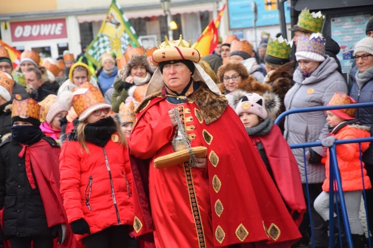 Dzierżoniów. Naprawdę przynieśli złoto, kadzidło i mirrę