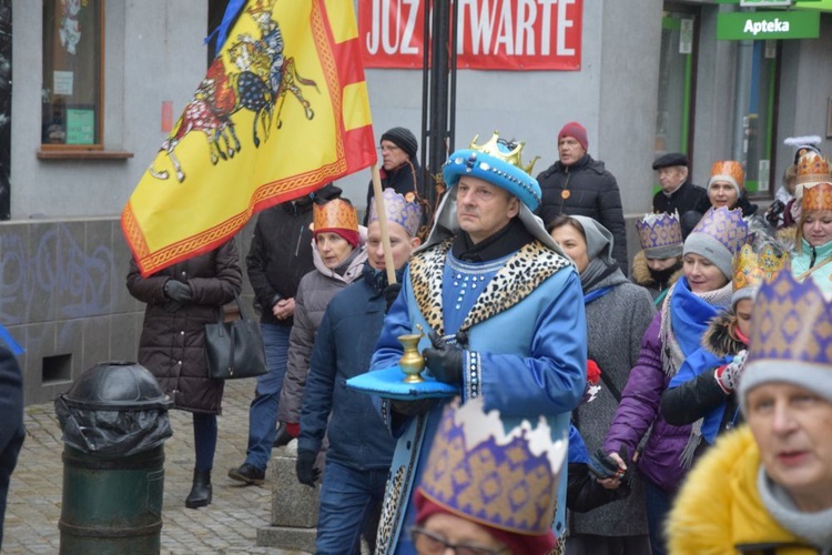 Dzierżoniów. Naprawdę przynieśli złoto, kadzidło i mirrę