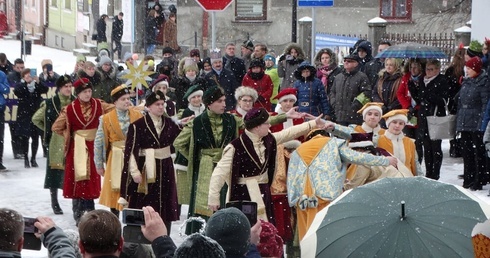 Przy dworskich tańcach