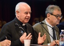 Abp Paglia: Zostawić 49 osób na morzu to piekło