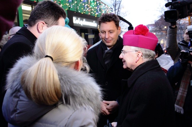 Kolędowanie z metropolitą w tramwaju MPK 2019