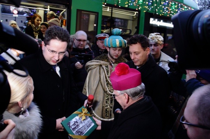 Kolędowanie z metropolitą w tramwaju MPK 2019