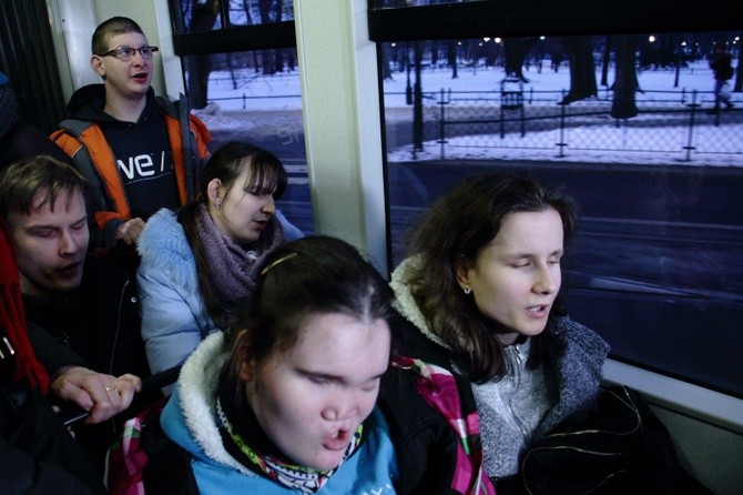 Kolędowanie z metropolitą w tramwaju MPK 2019