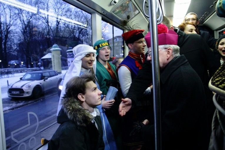 Kolędowanie z metropolitą w tramwaju MPK 2019