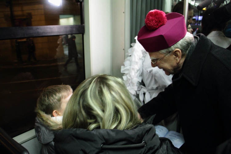 Kolędowanie z metropolitą w tramwaju MPK 2019