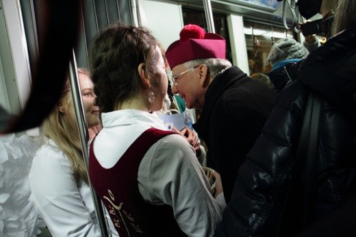 Kolędowanie z metropolitą w tramwaju MPK 2019