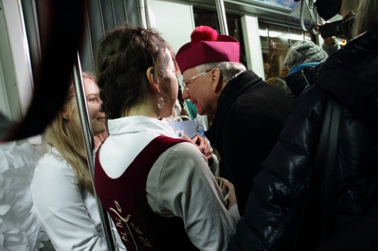 Kolędowanie z metropolitą w tramwaju MPK 2019