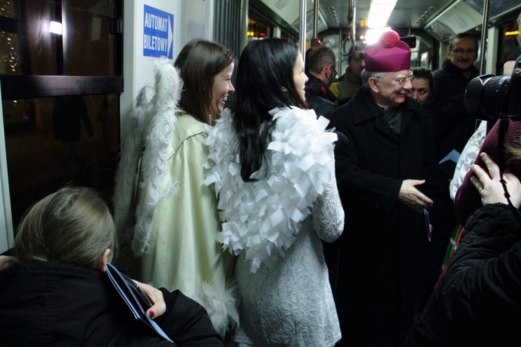 Kolędowanie z metropolitą w tramwaju MPK 2019