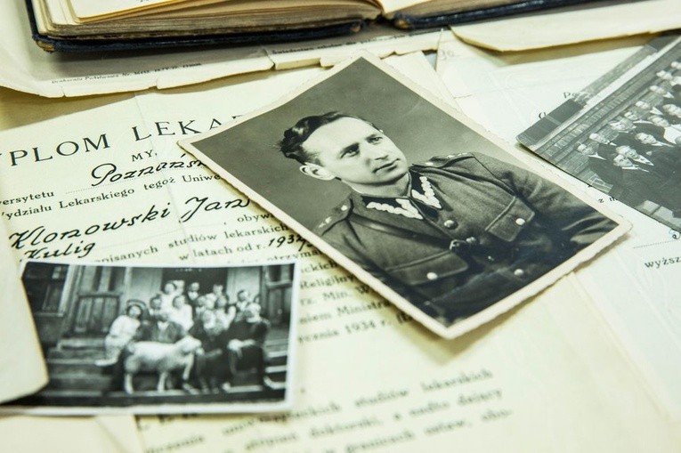 Dokumenty dr. Klonowskiego przekazane do muzeum na Majdanku