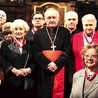 ▼	Medale otrzymują przede wszystkim świeccy zaangażowani w prace na rzecz diecezji lub parafii. 