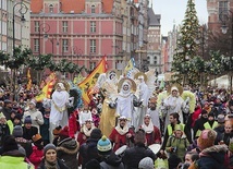 ▲	Gdański OTK był radosnym, kolorowym marszem ku czci Jezusa. Uczestnicy przeszli historycznym  Głównym Miastem.