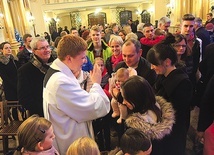 Bielsko-żywieccy małżonkowie z pociechami ponownie razem świętowali.