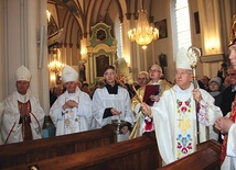 W Pszczonowie modliło się kilku biskupów, kapłanów i rzesza wiernych.