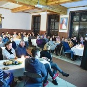 ▲	Gościem pierwszego spotkania w tym roku był ks. dr hab. Piotr Łabuda, tarnowski biblista, który mówił o Świętej Rodzinie.