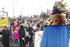 ▲	Baltazar w Lubinie wiódł z sobą do stajenki naprawdę pokaźny dwór.