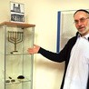 ◄	 Izba przybliża żydowską tradycję i historię raciborskich Żydów  – zaprasza Robert Urbanowski.