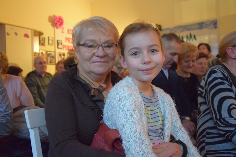 Kolędowanie z babcią i dziadkiem w sochaczewskim przedszkolu