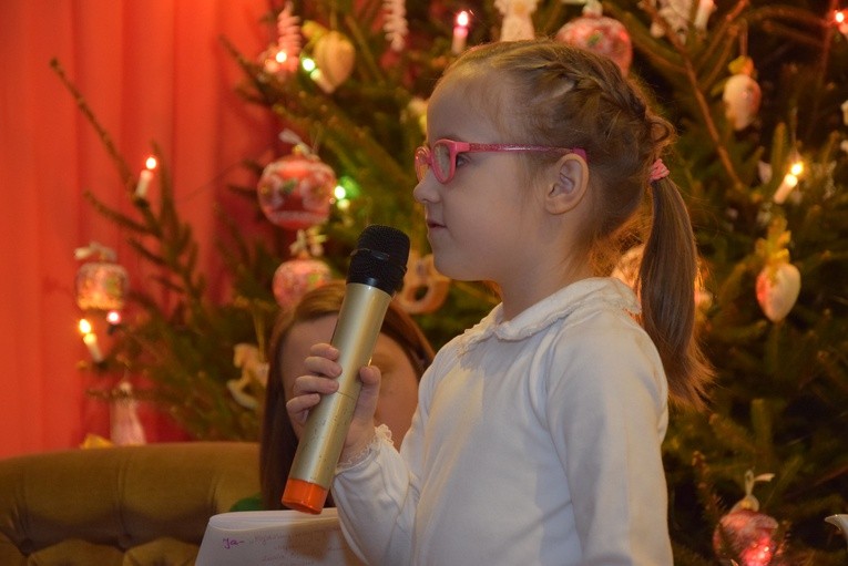 Kolędowanie z babcią i dziadkiem w sochaczewskim przedszkolu